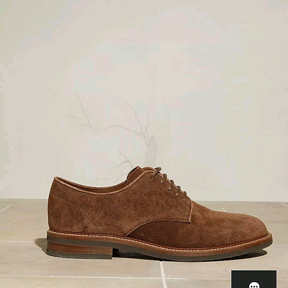 Brown Brunello Cucinelli.